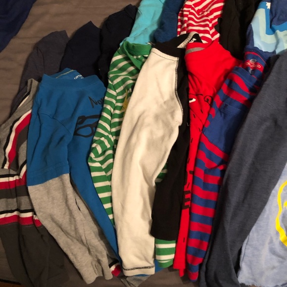 24 long sleeve shirts - Picture 2 of 4